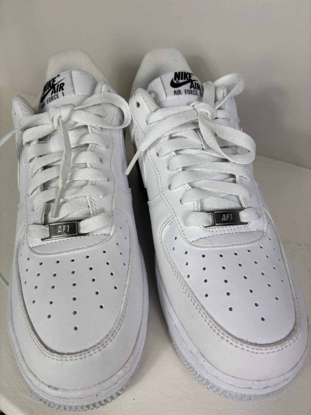 Nike Air Force 1 All-White Low-Top Leather Sneakers. Size 9,5 - Picture 3 of 14